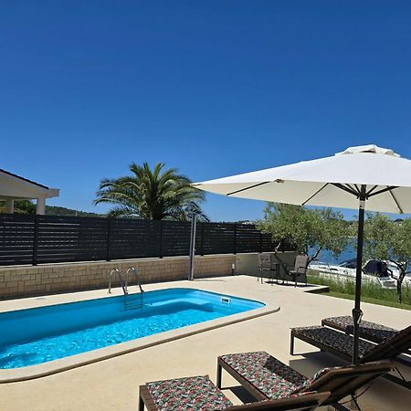 Olive Garden, Apartment With A Private Pool Banjole Bagian luar foto